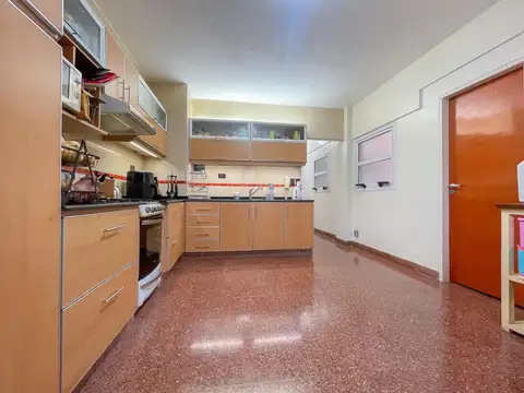 VENTA DEPARTAMENTO 3 AMBIENTES  CON DEPENDENCIA Y BALCON