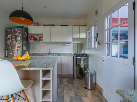 Depto Tipo Casa 4 ambientes con 2 baños