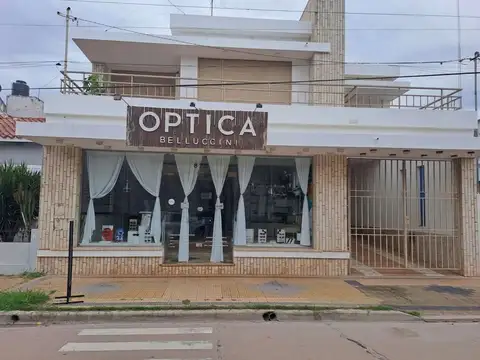 Venta Casa 2 Dormitorios Local  Cochera TOTORAS