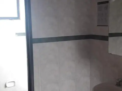 Excelente Nave Industrial, Base de Operaciones, Oficinas, Baños, Seguridad, Servicios