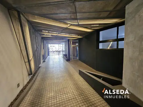 Cochera en Barrio Lourdes - VENTA