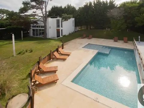 Las Gaviotas: depto 2 amb, Punta 30 - 105 - pileta climatizada, a metros del mar
