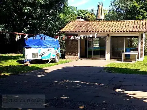 Casa en Venta con 2 cocheras