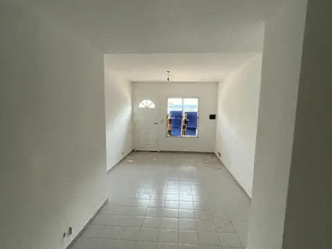 Luis Agote 100, Piso PB