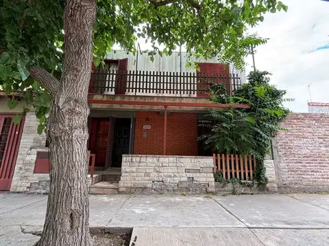 VENTA CASA Bº OBRAS SANITARIAS,GODOY CRUZ (5 HABS)