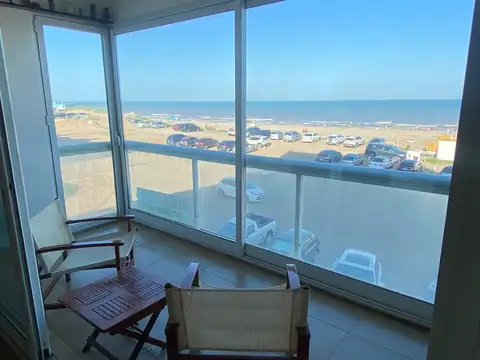 DISPONIBLE la 1° de enero 2027 Excelente 4 ambientes frente al mar en Pinamar Norte apto para 8 personas. Consulte precios en leer más.