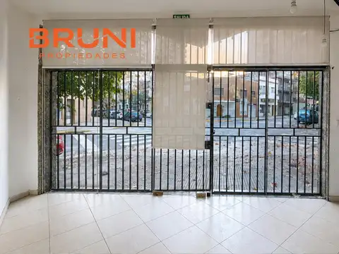 Local en Alquiler en Villa General Mitre, $ 680.000