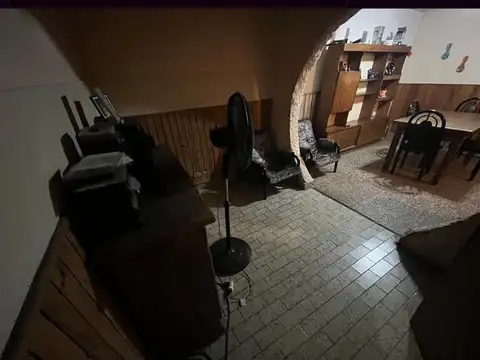 CASA 3 DORMITORIOS A 2 CUADRAS DE ESTACION MERLO