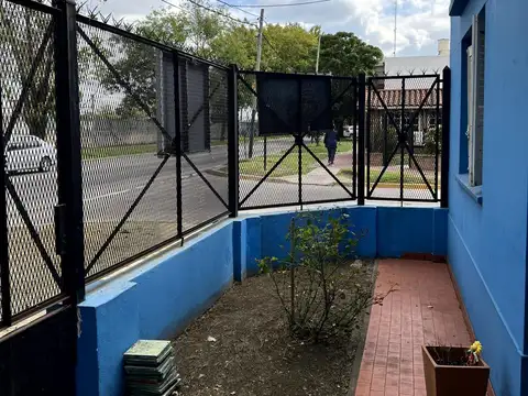 Venta casa 4 ambientes con patio en Llavallol