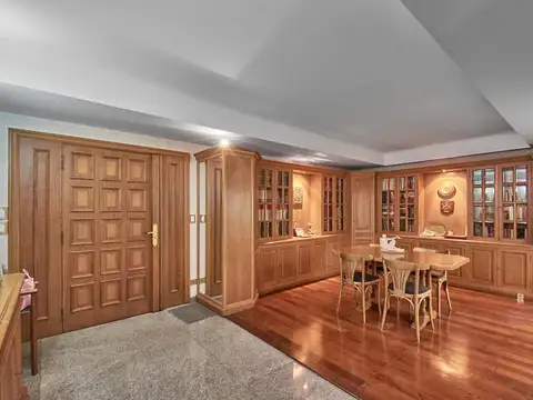 Venta Casa de 7 ambientes en Barrio River