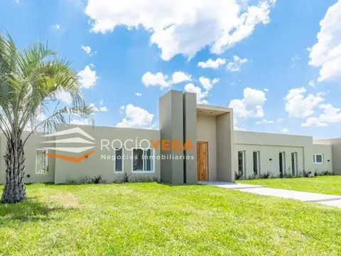 Casa en Venta con 2 cocheras