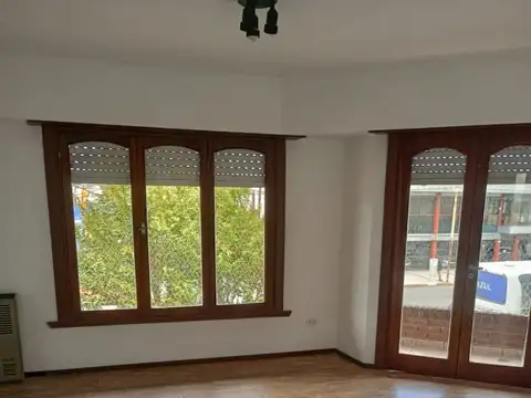 Depto Tipo Casa en Alquiler de 2 dormitorios