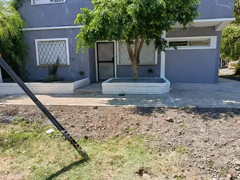 Casa PH 4 Ambientes en Alquiler - Castelar Sur