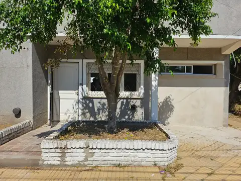 Depto Tipo Casa en Alquiler en Castelar Sur, $ 1.100.000