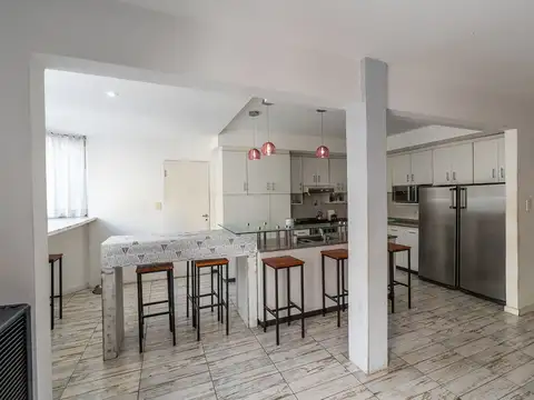 Casa 5 ambientes con 2 baños