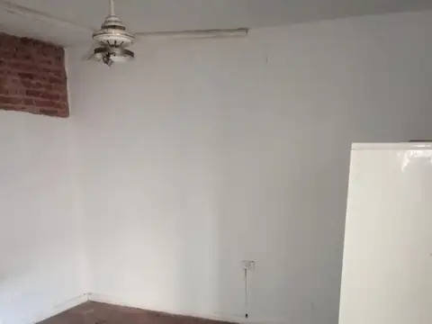 2  AMBIENTES AMPLIOS 1 X ESCALERA OPORTUNIDAD 