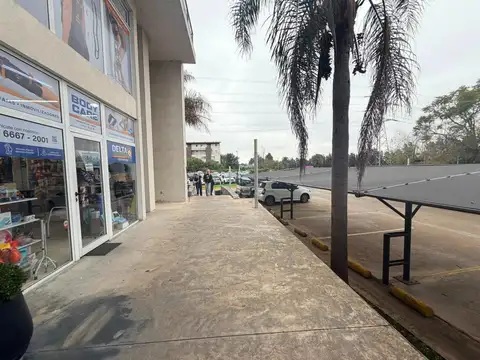 Local en alquiler y venta North Coral Plaza
