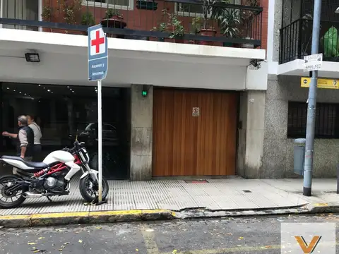 Laprida e/ General Lucio Norberto Mansilla y Charcas