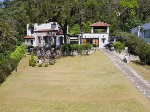 Casa 7 ambientes con 4 baños