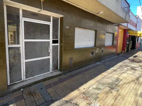 64 e/ 1 y 2 , Piso pb