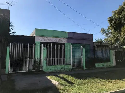 Lisandro de la Torre nº 834 e/Alsina y Roldan