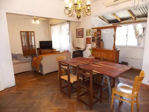 Depto Tipo Casa en Venta de 5 ambientes
