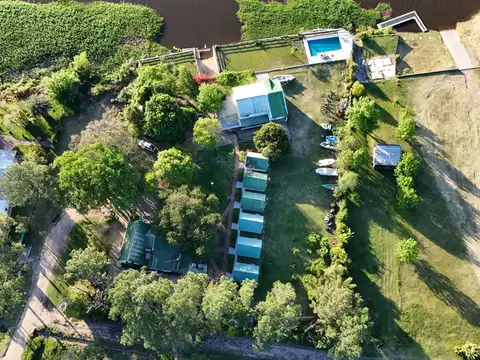 VENTA DE CABAÑA EN ESQUINA CORRIENTES