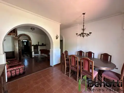 Casa 6 ambientes con 4 baños