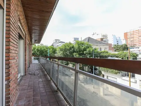 Departamento 4 ambientes con 3 baños