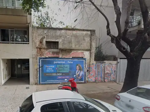 Venta amplio terreno en Parque CHAS. 280,70 m².