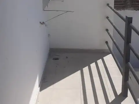 Depto Tipo Casa en Alquiler al Este
