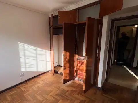 SEMIPISO DE 4 AMB + DEPENDENCIA. COCHERA