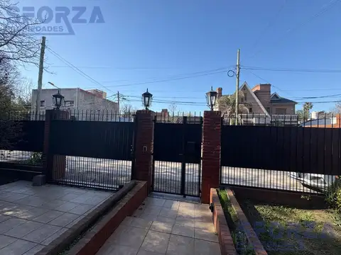 Casa en Alquiler en Bella Vista, USD 2.500