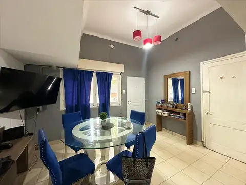 Casa 4 ambientes con 5 baños