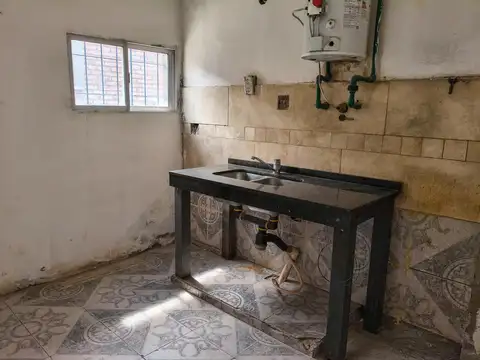 Casa 5 ambientes con 1 baño
