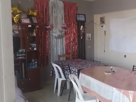 Casa 4 ambientes con 1 baño
