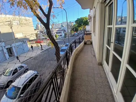 Depto Tipo Casa en Alquiler de 3 ambientes