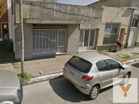 Alberdi e/ La Merced y Sidoti