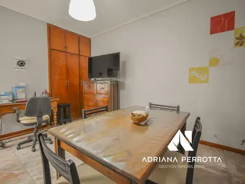 Av. Hipolito YRIGOYEN 14800