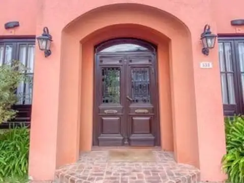 Casa 5 ambientes con 3 baños
