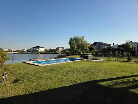Casa en Venta en Horizontes al Sur, USD 330.000