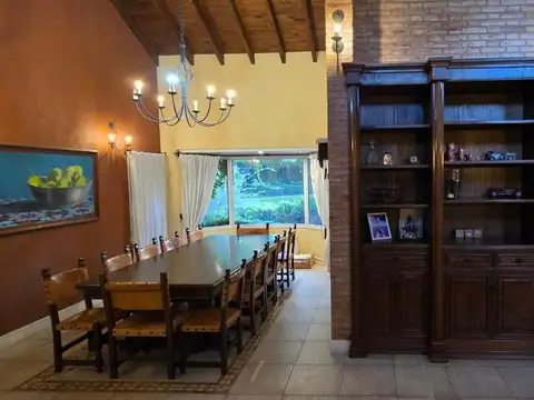 Casa en Alquiler de 5 dormitorios