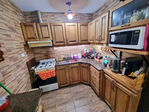 Depto Tipo Casa 4 ambientes con 2 baños