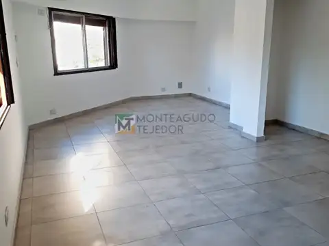 Depto Tipo Casa en Alquiler en Versalles, $ 580.000