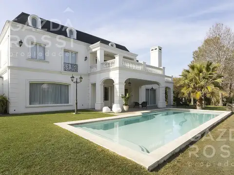 Magnifica propiedad en Saint Thomas Este-Oeste en doble lote