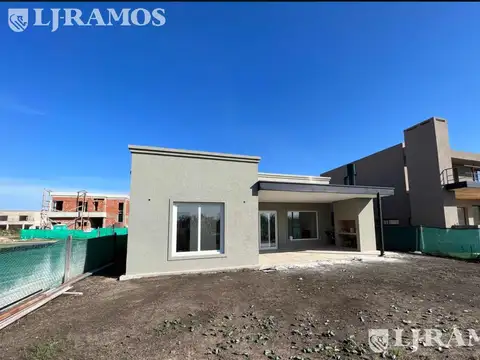 Casa a estrenar con 3 dormitorios en venta en Vila Marina
