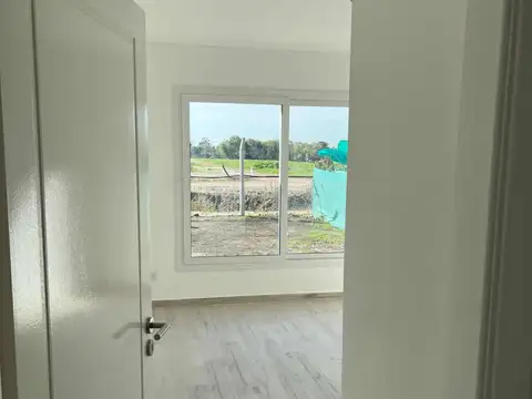 Casa a estrenar con 3 dormitorios en venta en Vila Marina