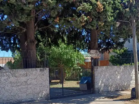 Andonaegui al 4600 e/ Avenida Senguel y Cayena