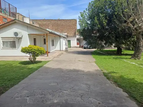 Casa y Lote lindero a metros de Ruta 21 en venta en G. Catan
