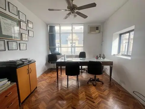 Oficina 2 ambientes con 1 baño